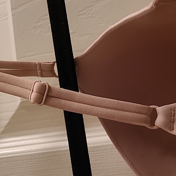 NWT Victoria's Secret bra 38D - Picture 6 of 6